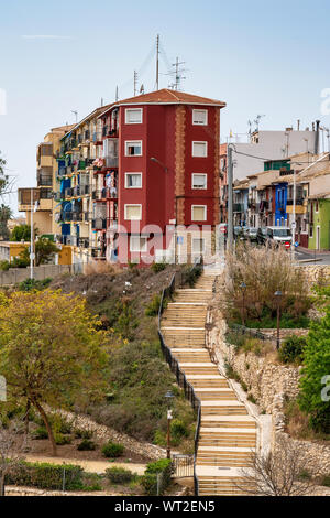 Tradizionali facciate colorate in Villajoyosa waterfront district, Costa Blanca, Spagna Foto Stock