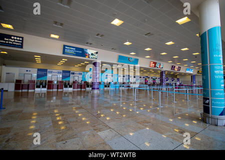 Doncaster, Regno Unito 18 agosto 2019: Il Doncaster Sheffield Robin Hood aeroporto internazionale, all'interno del check-in. area del terminal principale. Foto Stock