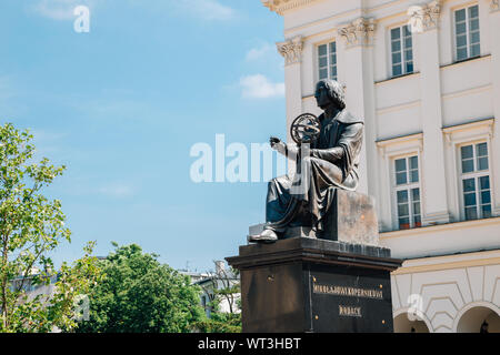 Varsavia, Polonia - 14 Giugno 2019 : Nicolas Copernico monumento Foto Stock