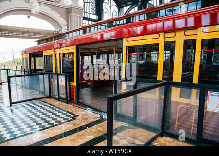 Sapa, Vietnam - 14 Ottobre 2018 : Fansipan stazione dei tram di piattaforma, Sapa città di Fansipan mountain Foto Stock