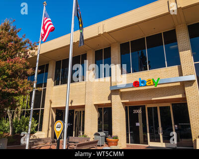 San Jose, Stati Uniti d'America - 10 Settembre 2018: Ebay logo all'aperto presso la sede centrale della società nella valle di silicone Foto Stock