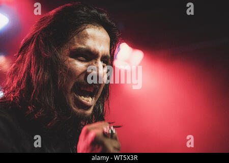 Copenhagen, Danimarca. 22nd, marzo 2019. Il Nepalese banda metallica lato inferiore esegue un concerto dal vivo in Hotel Cecil in Copenhagen. Qui la cantante Avishek K.C. è visto dal vivo sul palco. (Photo credit: Gonzales foto - Nikolaj Bransholm). Foto Stock