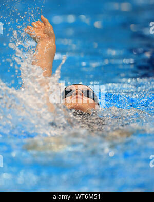 Gran Bretagna Eleanor Simmonds compete in campo femminile 200m singoli Medley SM6 si riscalda durante il giorno tre del mondo Para Nuoto Campionati di Allianz a Londra centro acquatico, Londra. Foto Stock