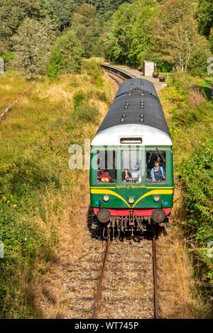 KEITH A DUFFTOWN RAILWAY MORAY SCOZIA LA LINEA DI WHISKY un treno che passa la stazione DRUMMUIR Foto Stock