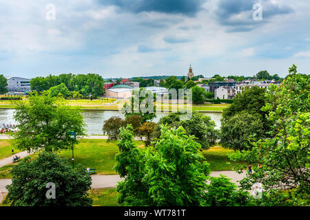 Cracovia in Polonia - Giugno 18, 2019: Cracow panorama con fiume Vistola skyline antenna panorama Foto Stock