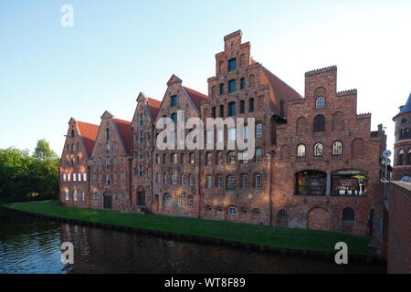 Salzspeicher storico nella luce della sera, Lubecca, Schleswig-Holstein, Germania, Europa Foto Stock