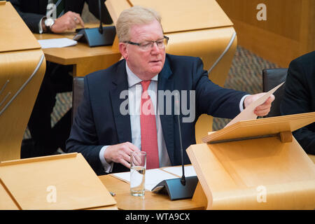 Edinburgh, Regno Unito. Il 5 settembre 2019. Nella foto: Jackson Carlaw MSP - leader provvisorio del conservatore scozzese & Partito unionista. Signor Carlaw risuonato a FM, "Noi rispettiamo tutti i risultati del referendum-primo ministro dovrebbe provare." Signor Carlaw subentra a Ruth Davidson MSP, che stava giù come leader della scorsa settimana il 29 agosto dopo il leader del partito per 9 anni. Primi Ministri questioni nella camera del parlamento scozzese. Colin Fisher/CDFIMAGES.COM Foto Stock