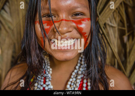 Donna indigena a Dessana Village Foto Stock