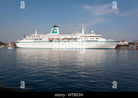 La nave di crociera 'Deutschland' a Travemünde, Schleswig Holstein, Germania. Foto Stock