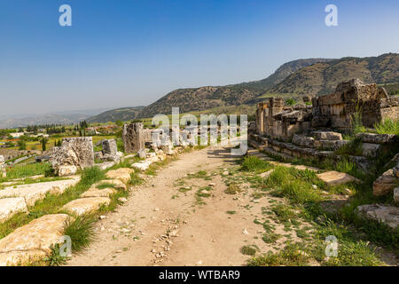 Antiche tombe in necropoli - Pamukkale - Hierapolis - Denizli - Castello di Cotone - Turchia Foto Stock