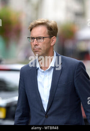 Tobias Ellwood arriva a Downing Street per un anno al numero 10 prima di PM Boris Johnson fa un annuncio. Il 2 settembre 2019. Foto Stock