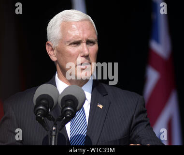 Pittsburgh, Stati Uniti. Undicesimo Sep, 2019. Vice Presidente Mike Pence offre il discorso al diciottesimo anniversario osservanza del crash del volo 93 in un campo vicino a Shanksville, Pennsylvania al volo 93 National Memorial mercoledì 11 settembre 2019 . Credito: UPI/Alamy Live News Foto Stock