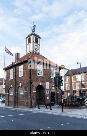 Yarm Municipio e Torre dell Orologio si trova a Yarm, North Yorkshire Foto Stock