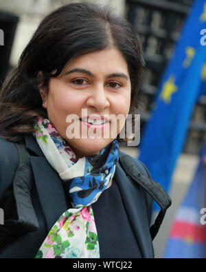 Westminster, Londra, 11 settembre 2019. Sayeeda Warsi Baronessa Warsi, conservatore, membro della Camera dei Lords, lascia le Case del Parlamento. Credito: Imageplotter/Alamy Live News Foto Stock