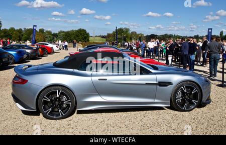 Aston Martin Vanquish Volante in mostra al Concours d'Eleganza a Blenheim Palace il 8 settembre 2019 Foto Stock