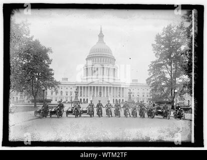 Un motociclo cops, 4/26/22 Foto Stock