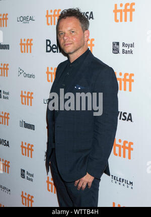 Toronto, Canada. Undicesimo Sep, 2019. Direttore Noah Hawley pone per le foto prima della premiere mondiale del film 'Lucy nel Cielo' del Princess Of Wales Theatre durante il 2019 Toronto International Film Festival (TIFF) a Toronto, Canada, Sett. 11, 2019. Credito: Zou Zheng/Xinhua Foto Stock