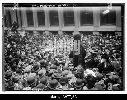 La sig.ra Pankhurst in Wall St. Foto Stock