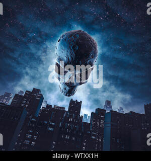 La faccia di Halloween / 3D illustrazione del cranio moon rising su edifici della città contro il cielo stellato Foto Stock