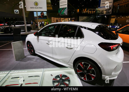 Francoforte, Germania. Undicesimo Sep, 2019. La casa automobilistica tedesca Opel visualizza la Opel Corsa al 2019 Internationale Automobil-Ausstellung (IAA). (Foto di Michael Debets/Pacific Stampa) Credito: Pacific Press Agency/Alamy Live News Foto Stock