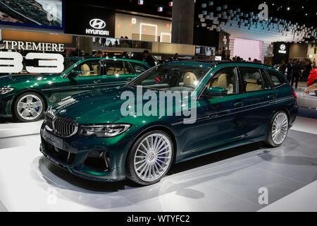 Francoforte, Germania. 26 Mar, 2017. La casa automobilistica tedesca alpina visualizza la BMW Alpina B3 Touring Allrad SWITCH-Tronic al 2019 Internationale Automobil-Ausstellung (IAA). (Foto di Michael Debets/Pacific Stampa) Credito: Pacific Press Agency/Alamy Live News Foto Stock