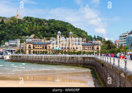La Concha Beach, San Sebastian, Provincia di Gipuzkoa, Paesi Baschi, Spagna. Foto Stock