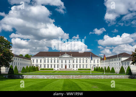 Famosa Schloss Bellevue, il palazzo presidenziale a Berlino, Germania Foto Stock