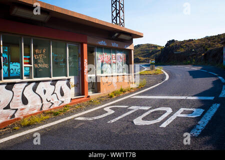 Frontiera Francia-spagna sulla D914 road, sulla costa mediterranea, Pirenei Orientale, Francia Foto Stock