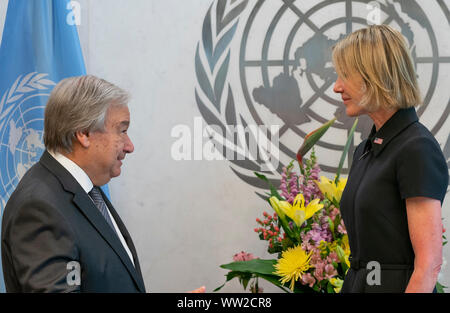 New York, Y - Settembre 12, 2019: Ambasciatore statunitense Kelly Craft presenta le credenziali come rappresentante permanente presso le Nazioni Unite il Segretario Generale Antonio Guterres PRESSO LA SEDE DELLE NAZIONI UNITE Foto Stock