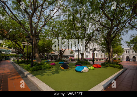 Architettura della Sala Chijmes in background, il design come una cappella e la zona circostante è oggi per eventi e intrattenimenti di scopo. Foto Stock