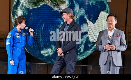 Tokyo, Giappone. Xii Sep, 2019. (L-R)ex astronauta Naoko Yamazaki, Brad Pitt e ex astronauta Mamoru Mouri partecipare alla conferenza stampa per il film " Ad Astra" presso il Museo Nazionale della Scienza emergente e innovazione 'Miraikan' a Tokyo in Giappone il Giovedì 12 Settembre, 2019. Foto di Keizo Mori/UPI Credito: UPI/Alamy Live News Foto Stock