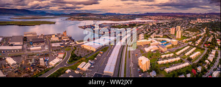 Porto di spedizione, Sundahofn ed edifici, Reykjavik, Islanda Foto Stock