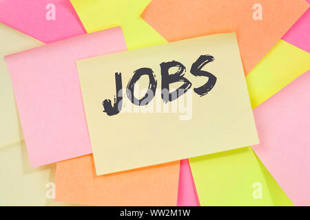 I posti di lavoro, lavoro di assunzione di dipendenti di lavoro occupazione concetto aziendale nota notepaper carta Foto Stock
