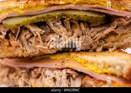 BBQ di maiale tirato sandwich di montecristo closeup view Foto Stock