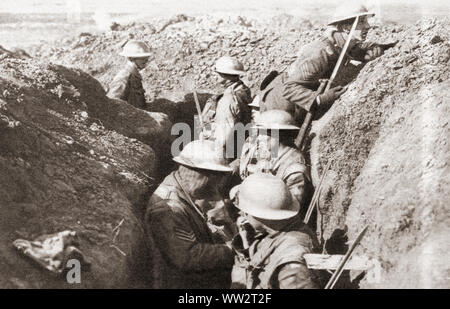 Stagno-cappello le truppe britanniche in prima linea di fronte San Quintino durante l'anticipo nel 1917 per la linea Hindenburg sul fronte occidentale durante la prima guerra mondiale. Dalla rievocazione del secolo, pubblicato nel 1934. Foto Stock