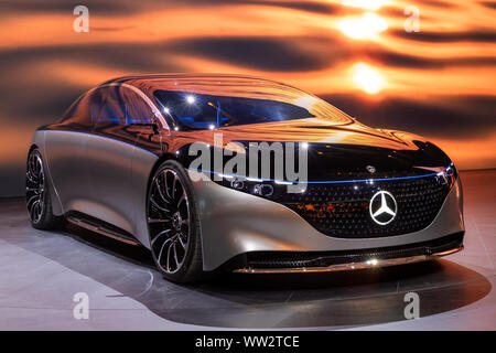 Francoforte, Germania - Sep 11, 2019: Mercedes Benz Vision lusso EQS concept car elettrica reveiled a Francoforte IAA Motor Show 2019. Foto Stock