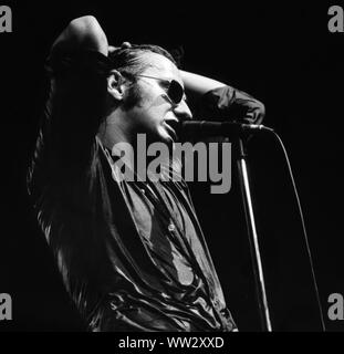 Southside Johnny (Lione) di Southside Johnny e la Asbury Jukes, esegue sul palco al Dr. Pepper Music Festival di Central Park a New York, Agosto 1978 Foto Stock