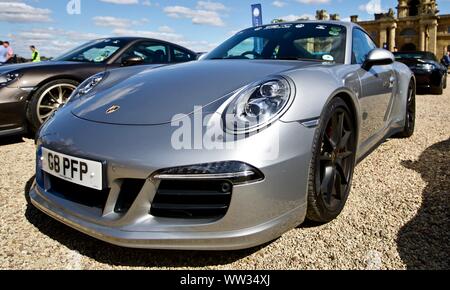 Porsche 911 Carrera Gts S-A in mostra al Concours d'Eleganza a Blenheim Palace il 8 settembre 2019 Foto Stock