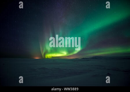 Northern lights aurora boreale in inverno Foto Stock