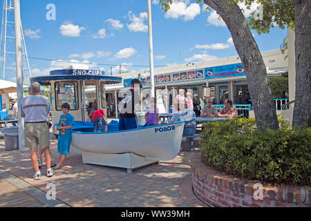 Tarpon Springs, in Florida Seaport, USA, greco tradizionale industria in spugna Foto Stock