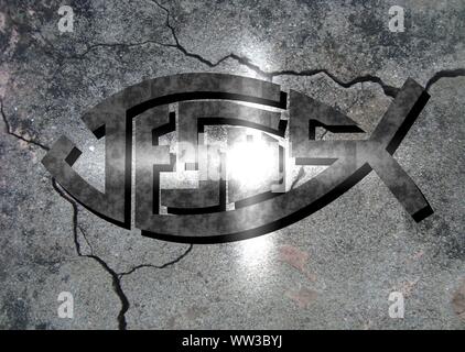 Gesù vive Gesù salva e il pesce icthus il segno per i credenti Foto Stock