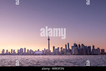 Vista notturna della città di Toronto, Canada Foto Stock