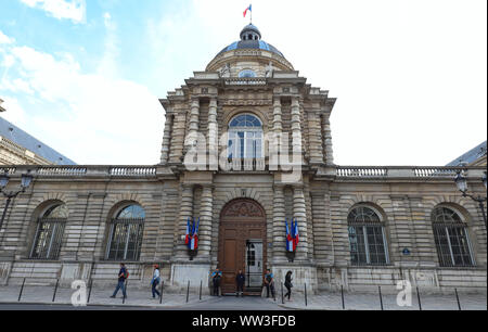Il senato della Francia situato presso il Palazzo del Lussemburgo nel 6 ° arrondissement di Parigi Foto Stock