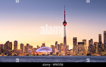 Toronto City View e lo skyline di notte, Ontario, Canada Foto Stock