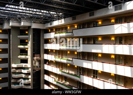 Fotografia di interni di un hotel. Embassy Suites by Hilton, Des Moines, Iowa, USA. Nessuna proprietà release. Foto Stock