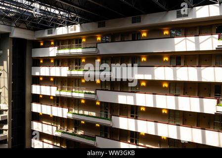 Fotografia di interni di un hotel. Embassy Suites by Hilton, Des Moines, Iowa, USA. Nessuna proprietà release. Foto Stock