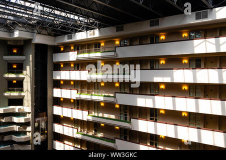 Fotografia di interni di un hotel. Embassy Suites by Hilton, Des Moines, Iowa, USA. Nessuna proprietà release. Foto Stock