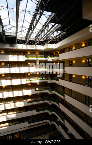 Fotografia di interni di un hotel. Embassy Suites by Hilton, Des Moines, Iowa, USA. Nessuna proprietà release. Foto Stock