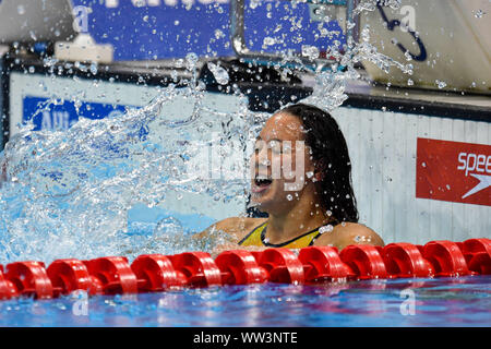 Londra, Regno Unito. 12 Sep, 2019. Gran Bretagna TAI Alice celebra dopo le Donne 400m Freestyle S8 Final durante il giorno quattro del mondo 2019 Para Nuoto Campionati di Allianz a London Aquatics Centre di giovedì, 12 settembre 2019. Londra Inghilterra. Credito: Taka G Wu/Alamy Live News Foto Stock