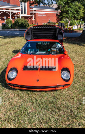 HICKORY, NC, Stati Uniti d'America-7 SETTEMBRE 2019: l'annata 1967 Lamborghini Miura P400. Foto Stock